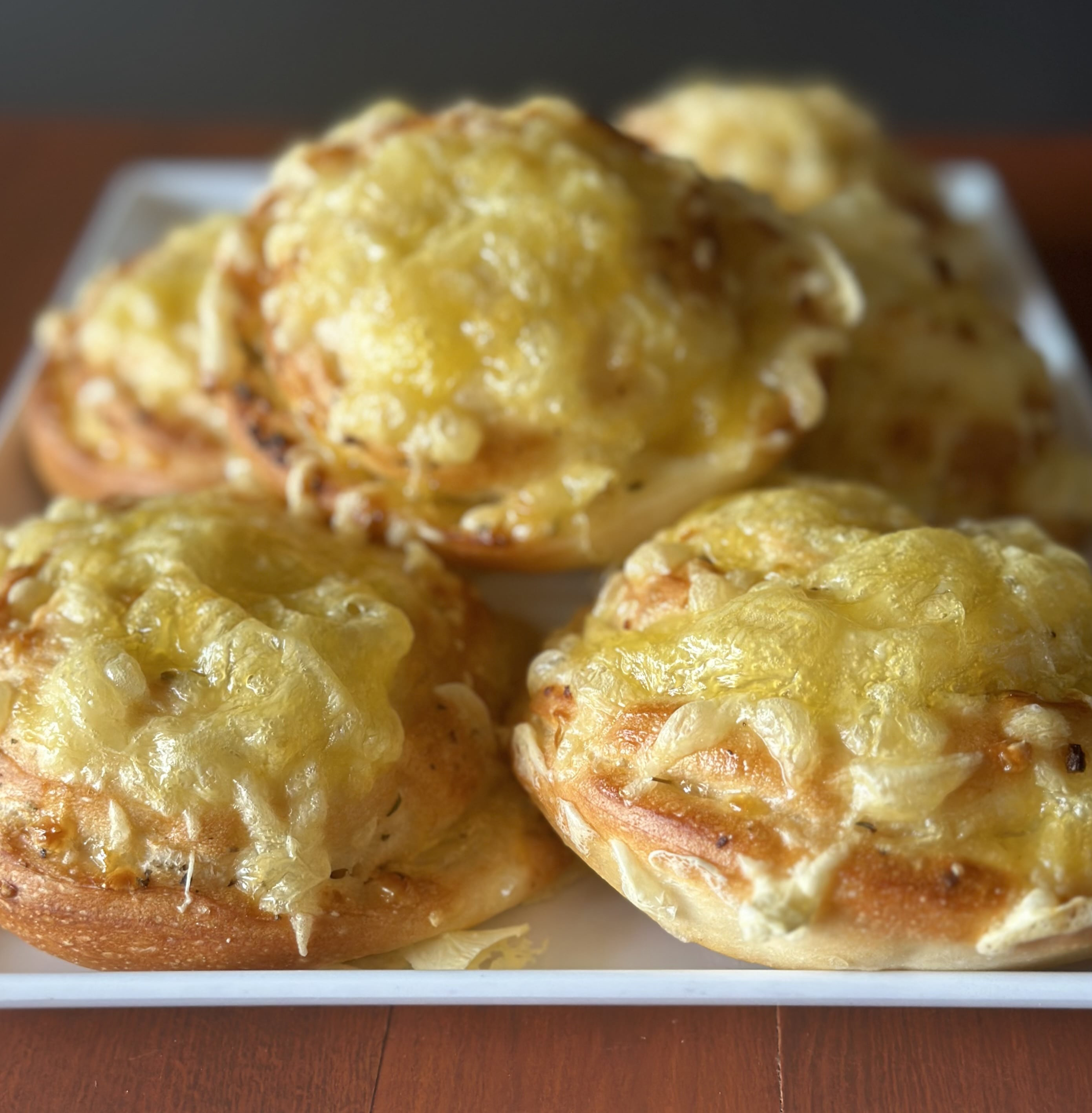 Cheezy Rolls
